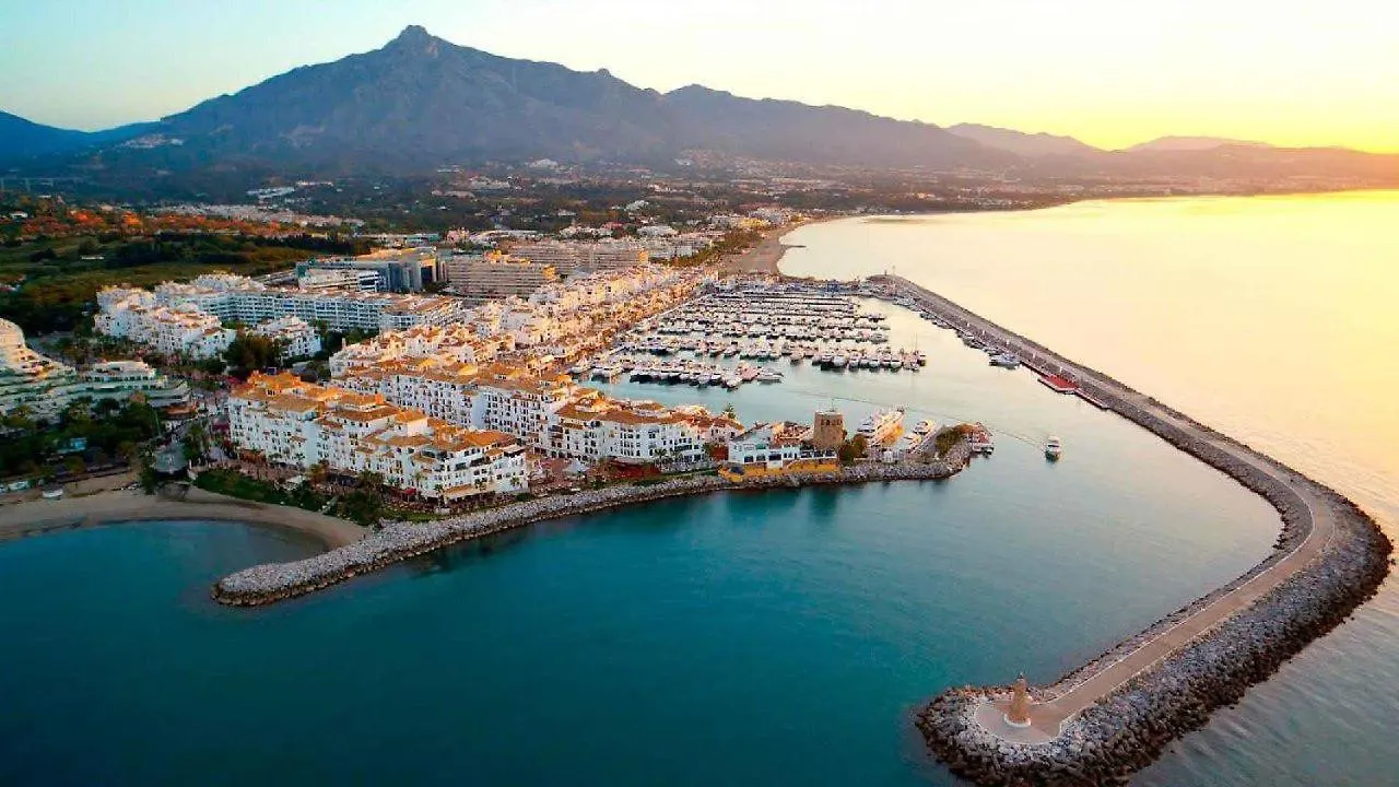Beach & Puerto Banus Marbella Penthouse Apartment